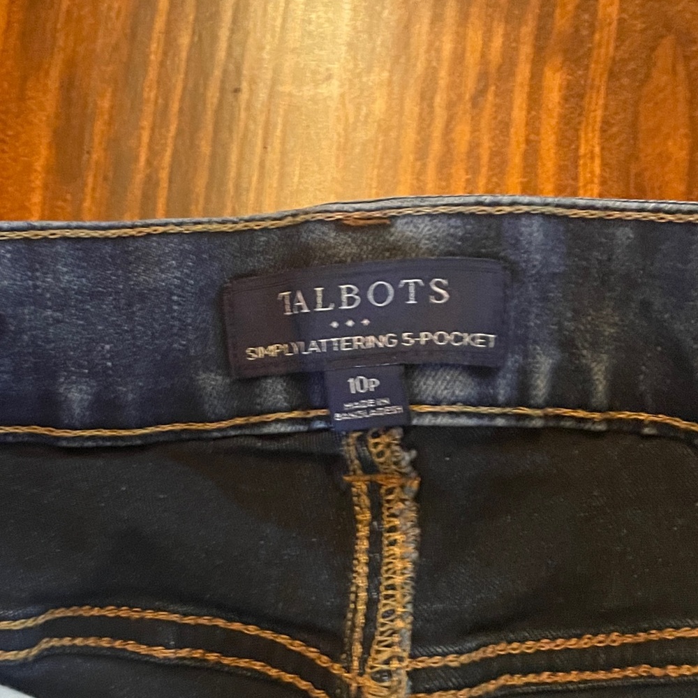 Talbots Simply Flattering 5 pocket jeans - Picture 4 of 4